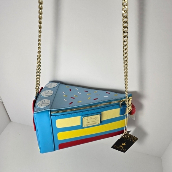 Loungefly disney Princess snow whites cake crossbody Snow White Chain Strap nwt - Picture 3 of 11
